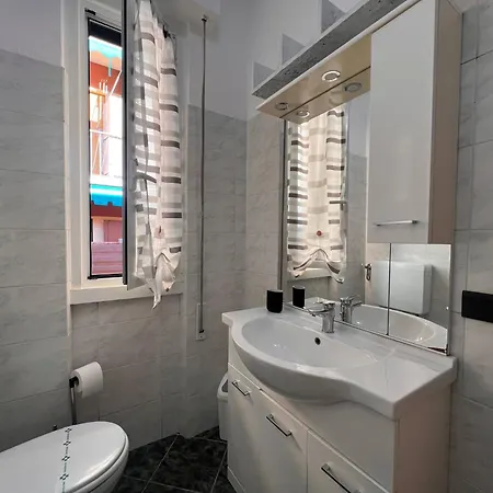Joivy Inviting 1-bedroom Flat With Balcony In Rapallo