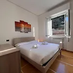 Joivy Inviting 1-bedroom Flat With Balcony In *