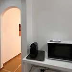 Joivy Inviting 1-bedroom Flat With Balcony In Apartman Rapallo