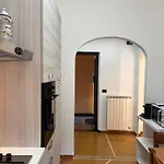 Joivy Inviting 1-bedroom Flat With Balcony In *