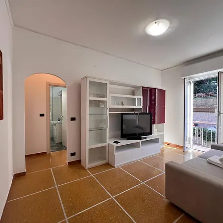 아파트 Joivy Inviting 1-bedroom Flat With Balcony In *