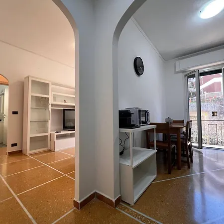 Joivy Inviting 1-bedroom Flat With Balcony In