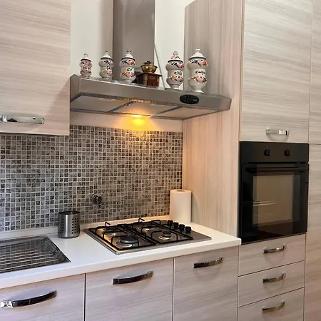 Joivy Inviting 1-bedroom Flat With Balcony In 아파트